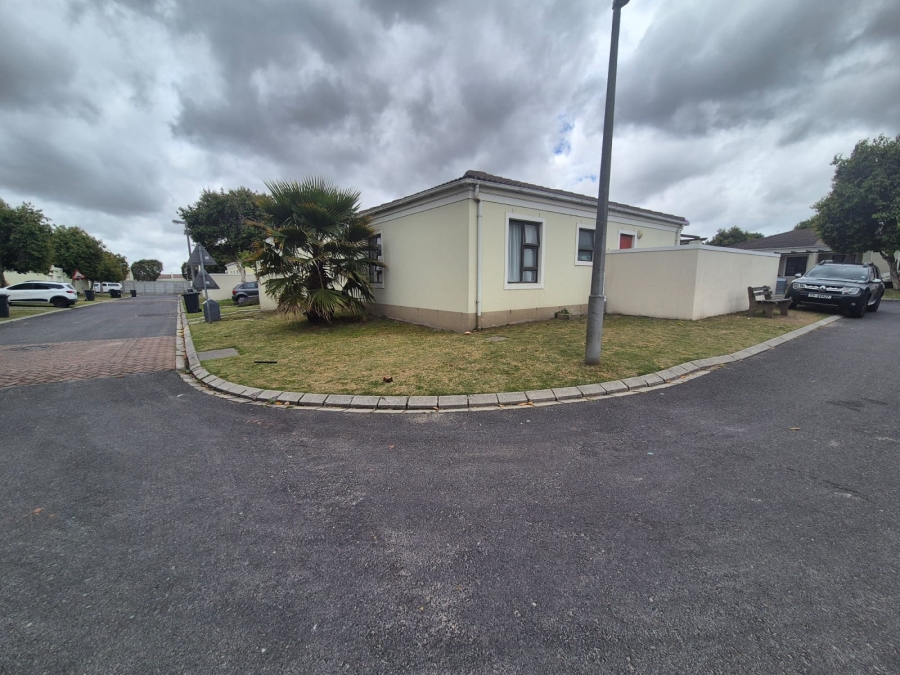 To Let 3 Bedroom Property for Rent in Stellendale Western Cape